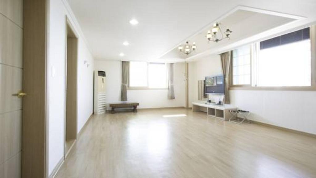 Tongyeong Bay Condo Hotel Εξωτερικό φωτογραφία