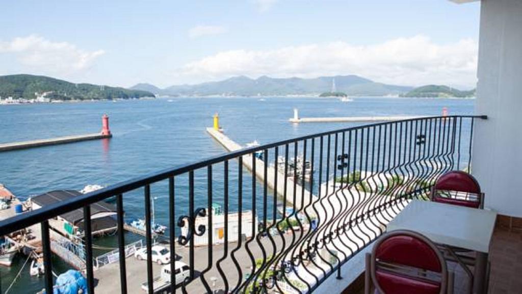 Tongyeong Bay Condo Hotel Εξωτερικό φωτογραφία