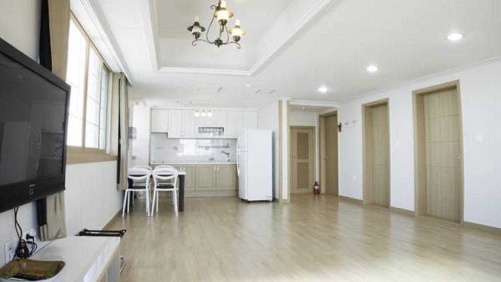 Tongyeong Bay Condo Hotel Εξωτερικό φωτογραφία