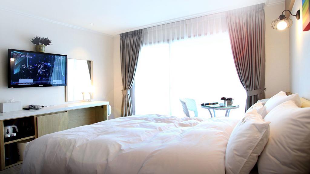 Tongyeong Bay Condo Hotel Εξωτερικό φωτογραφία