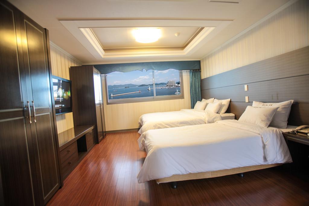 Tongyeong Bay Condo Hotel Εξωτερικό φωτογραφία