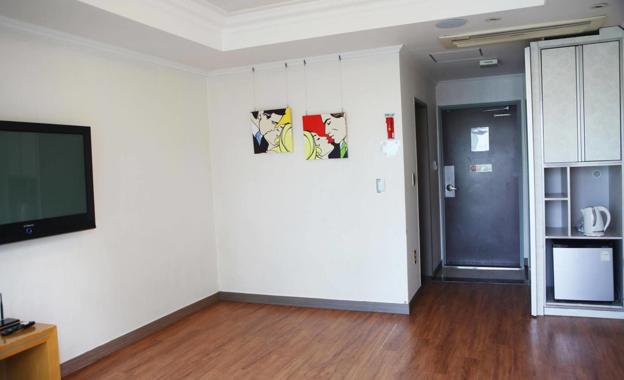 Tongyeong Bay Condo Hotel Εξωτερικό φωτογραφία